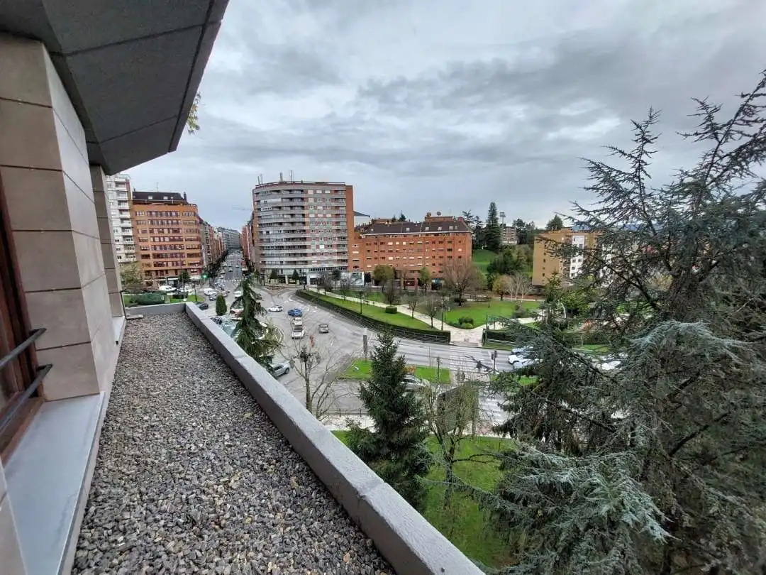 Exterior view of Flat for rent in Oviedo   with Heating