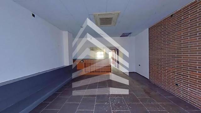 Local comercial en Venta en Carrer Jacint Verdaguer en El Castell de Cubelles