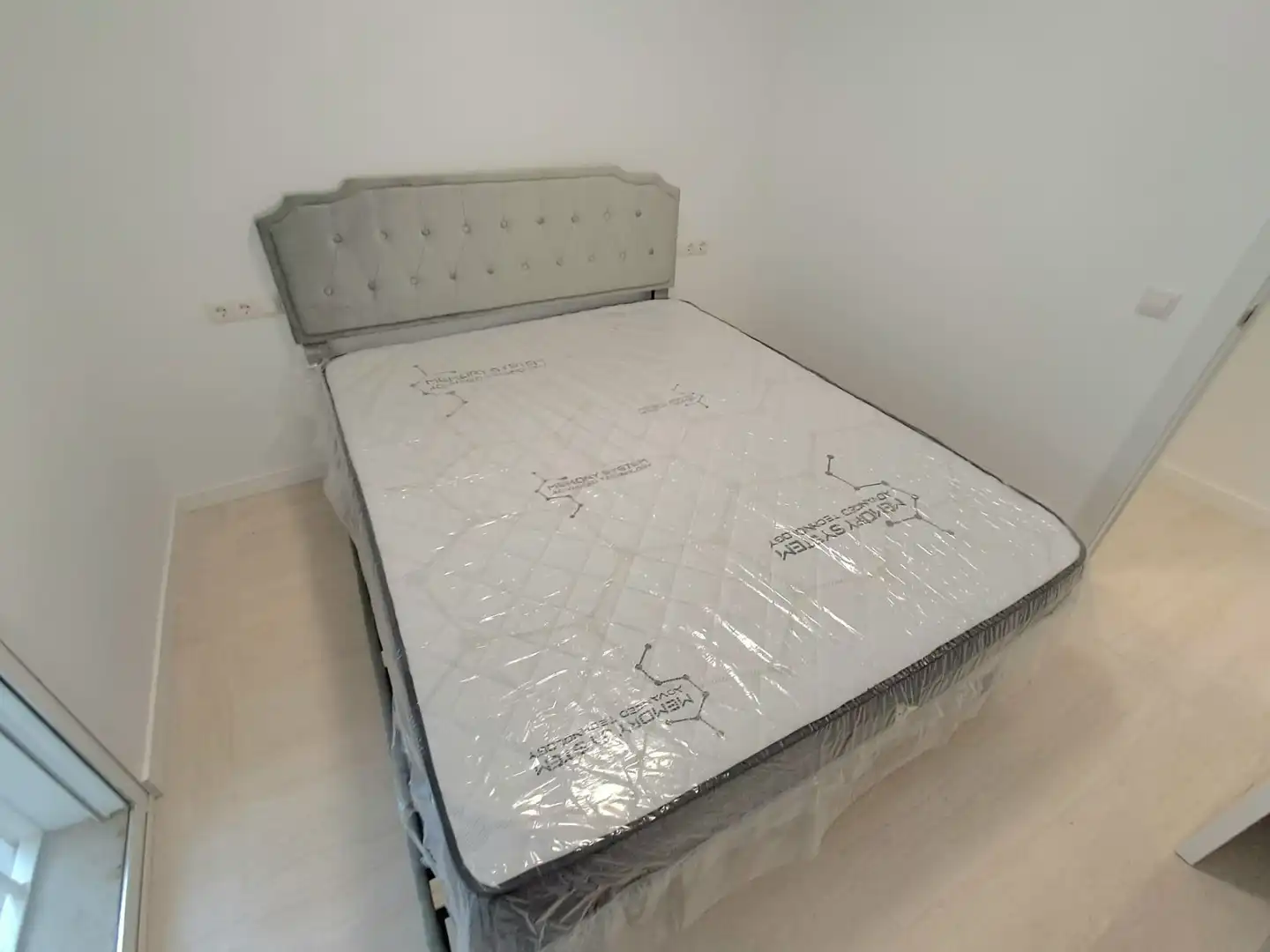 Habitación de Apartamento en venta en Benalmádena con Aire acondicionado, Calefacción y Jardín privado