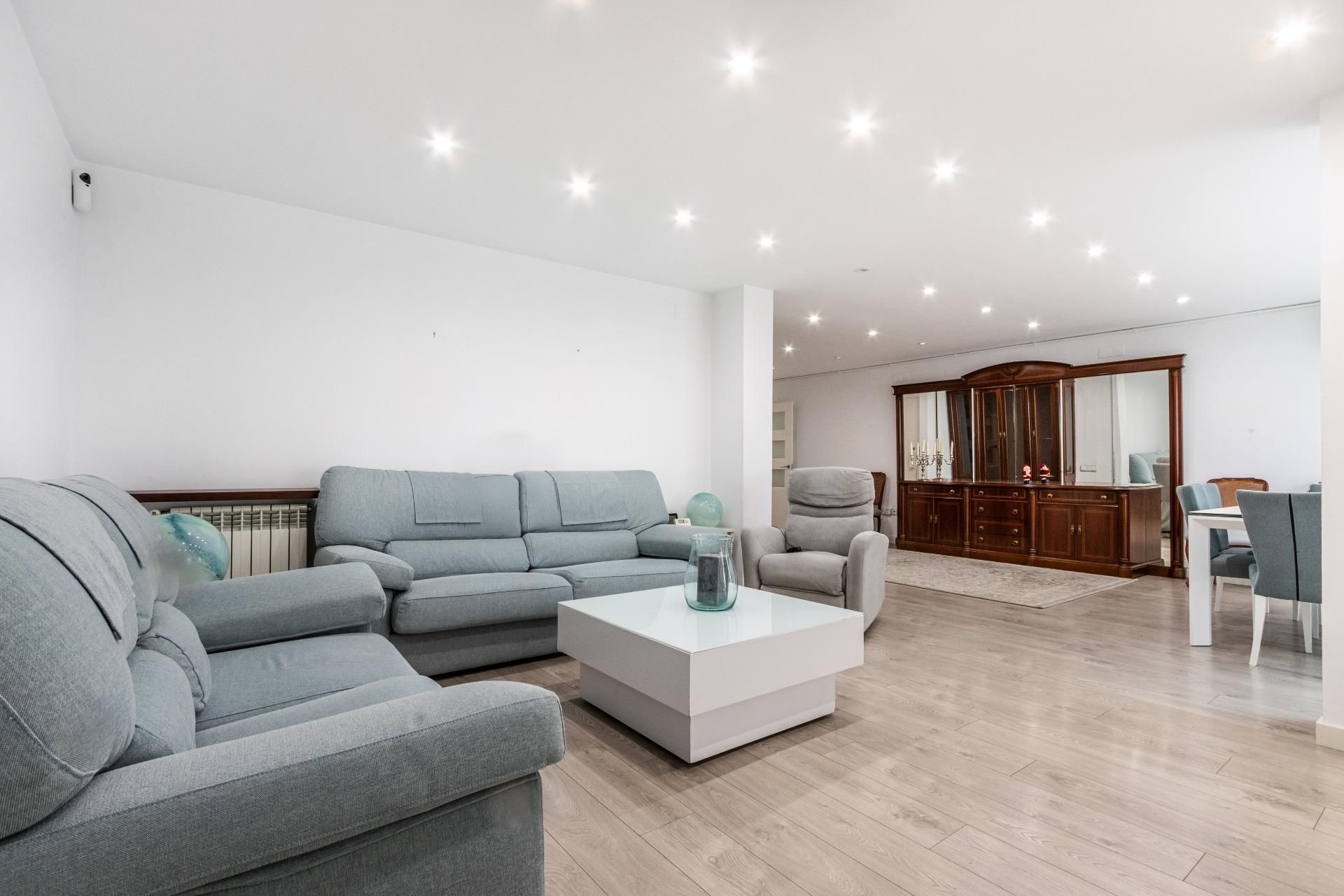 Sala d'estar de Casa adosada en venda en Terrassa amb Aire condicionat, Calefacció i Parquet
