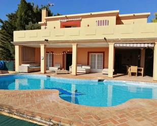 Swimming pool of House or chalet for sale in Estepona  with Air Conditioner and Terrace