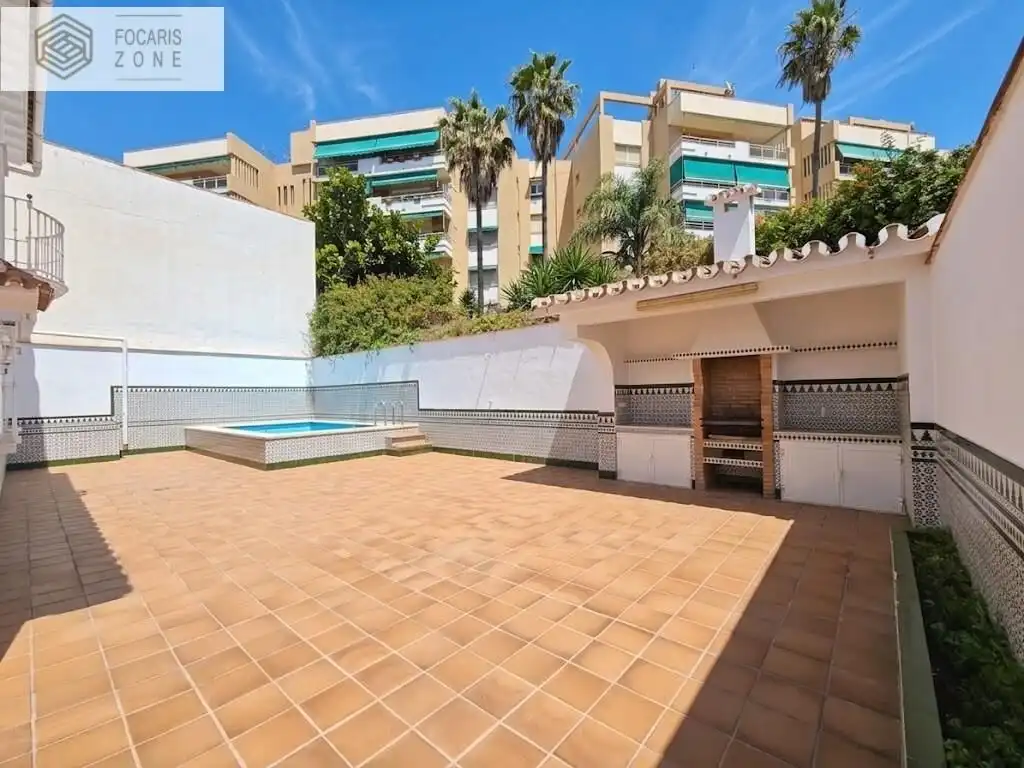 Villa con terrazza in vendita a Calle LUIS TABOADA, imagen 2