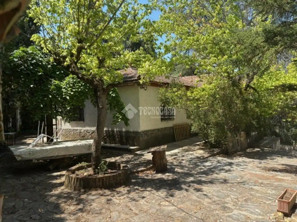 Vista exterior de Casa o chalet en venta en Cenes de la Vega