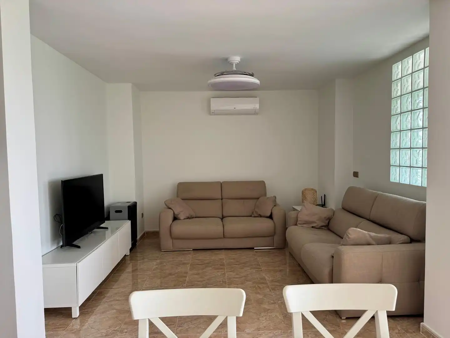 Living room of Apartments for rent in Alicante / Alacant  with Air Conditioner, Furnished and Community pool