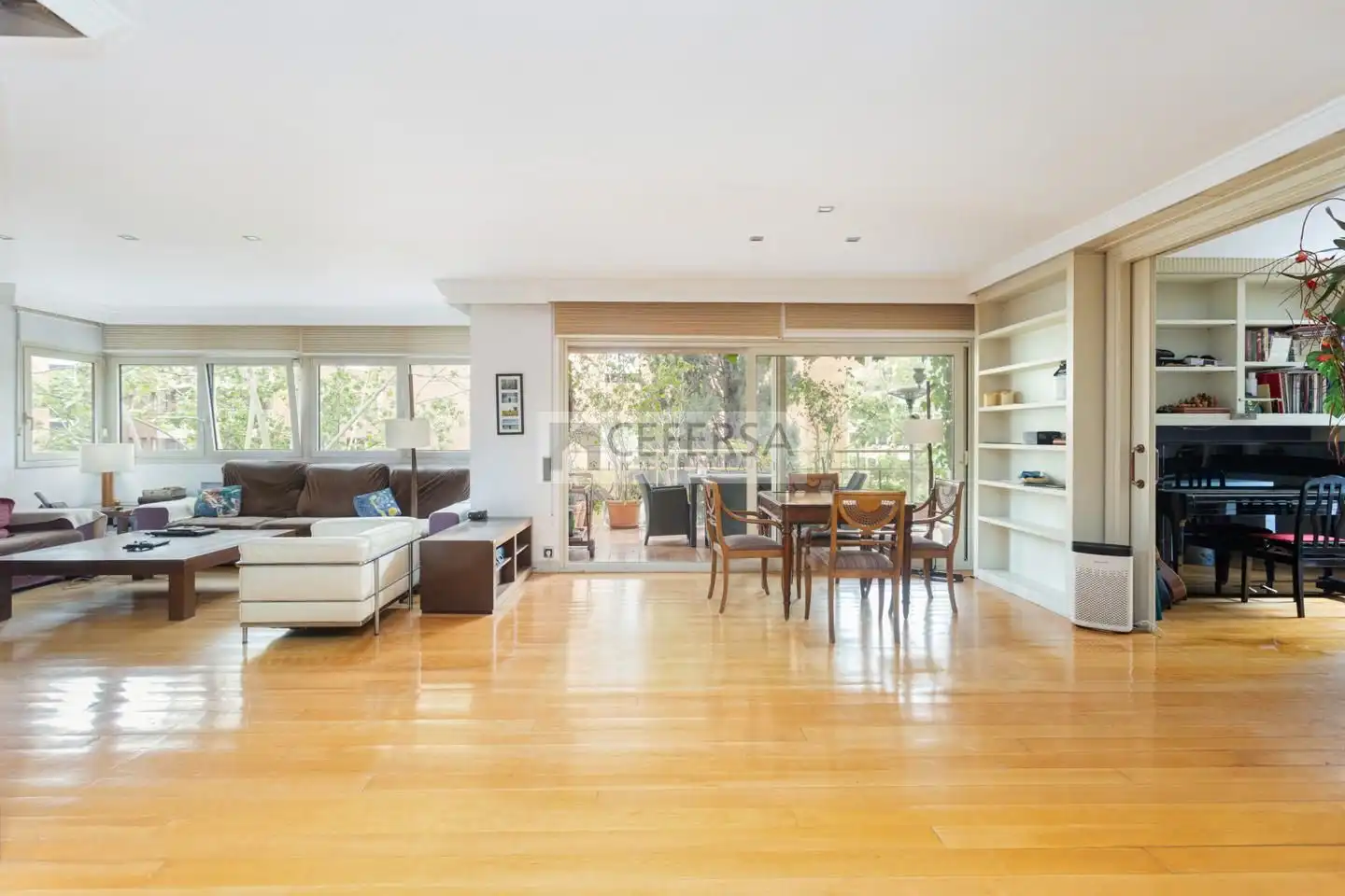 Vista exterior de Piso en venta en Barcelona con Aire acondicionado, Calefacción y Parquet