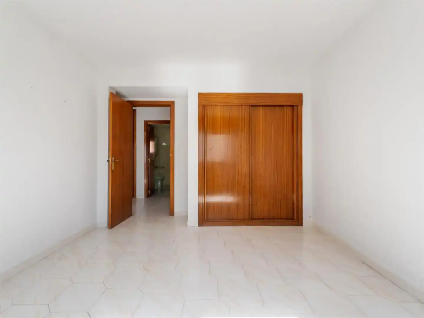 Piso en venta en Alcalá de Henares con Jardín privado, Trastero y Piscina