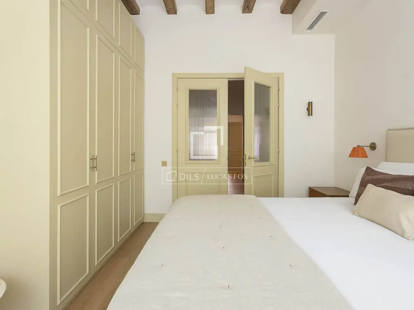 Bedroom of Flat for sale in Barcelona  with Air Conditioner, Heating and Parquet flooring