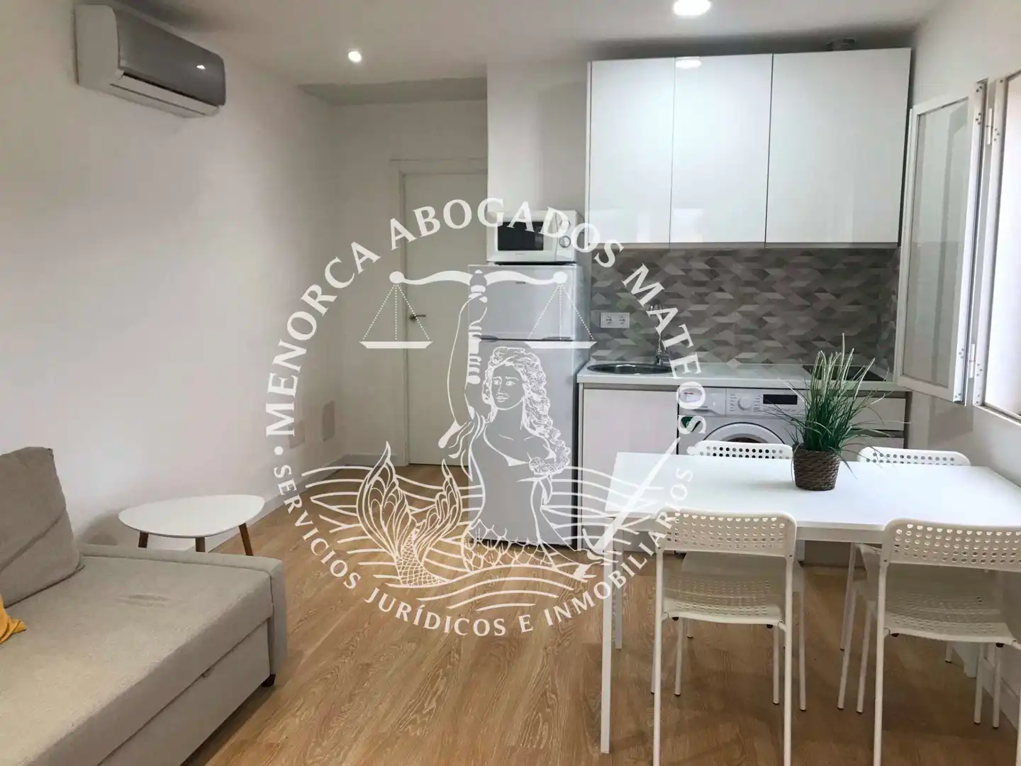 Cuina de Apartament de lloguer en Ciutadella de Menorca amb Aire condicionat, Terrassa i Moblat