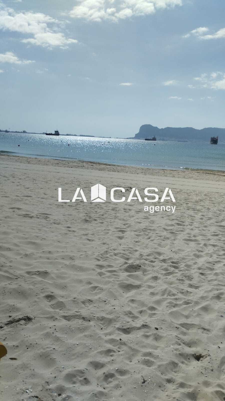 Vista exterior de Casa o xalet en venda en Algeciras amb Terrassa, Traster i Balcó