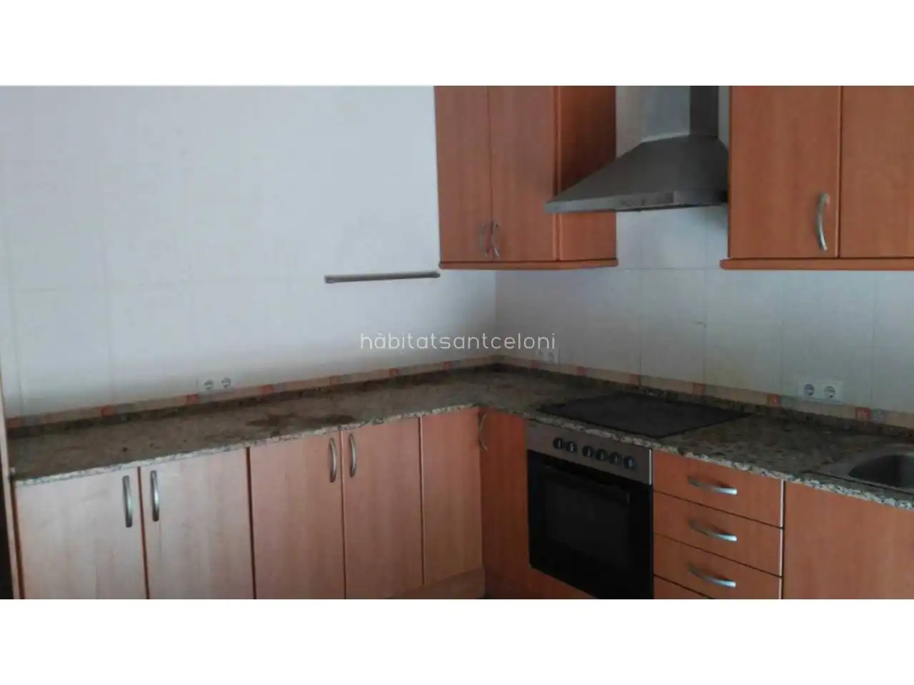 Casa con jardín en venta en Calle Sant Marçal 255, imagen 2