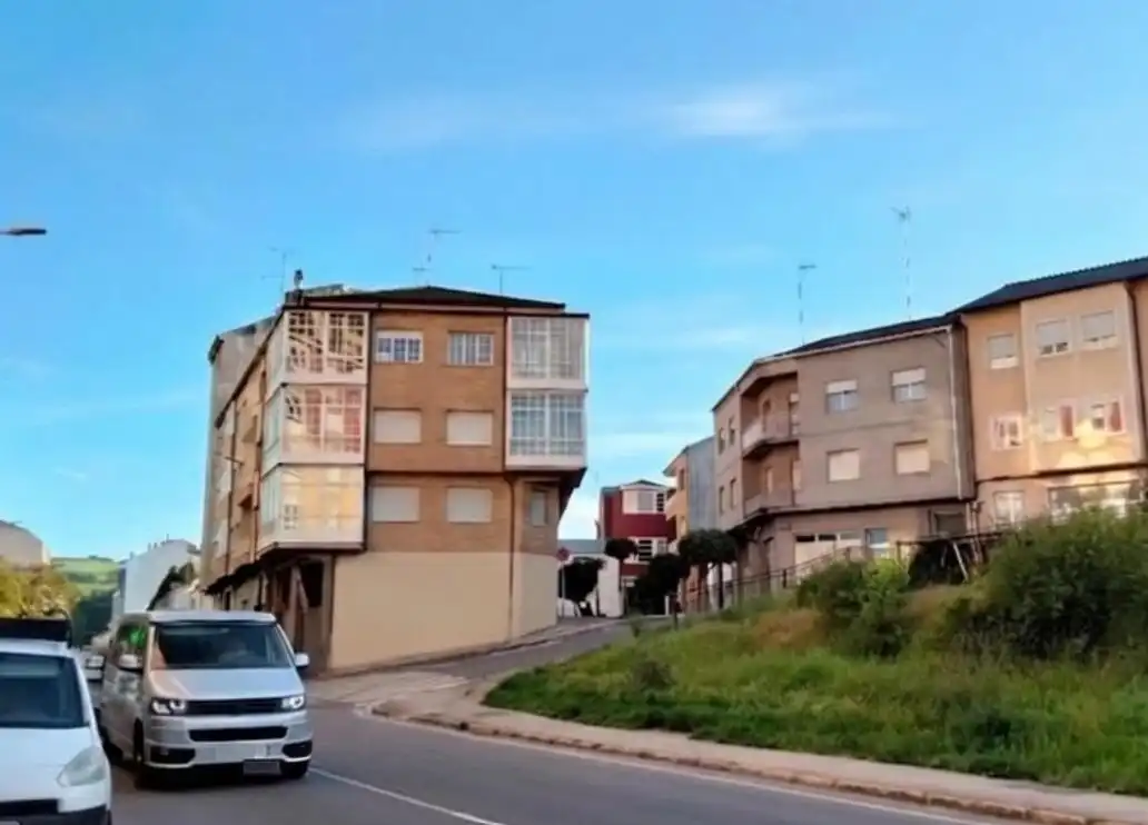 Wohnbaugrundstück zum Verkauf in Sarria