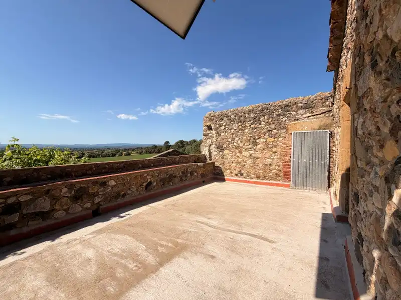 Terrasse von Country house zum Verkauf in La Tallada d'Empordà mit Privatgarten, Terrasse und Abstellraum