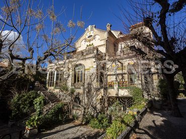 Casa con jardín en venta en Montserrat - El Passeig