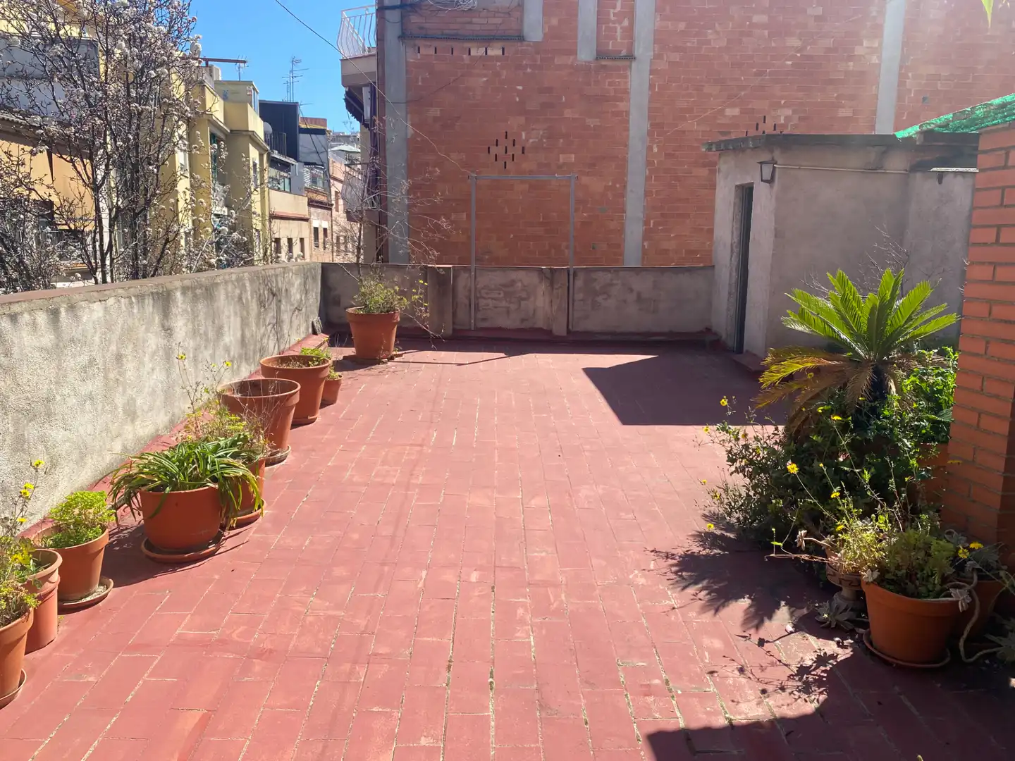Terraza de Piso en venta en Santa Coloma de Gramenet con Terraza, Trastero y Amueblado