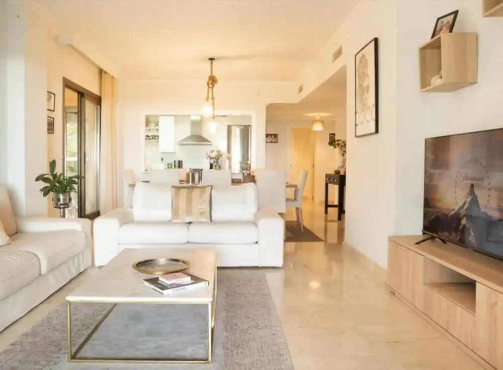 Vivienda con piscina en venta en Benahavís pueblo, imagen 2