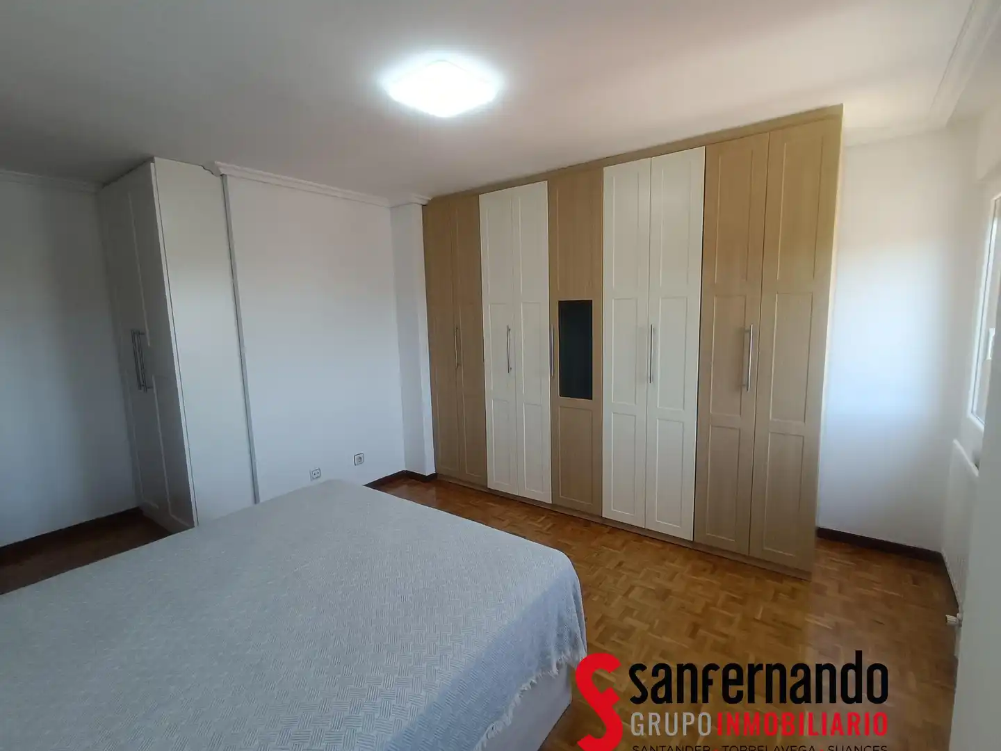 Bedroom of Flat for rent in Santander  with Heating, Parquet flooring and Furnished
