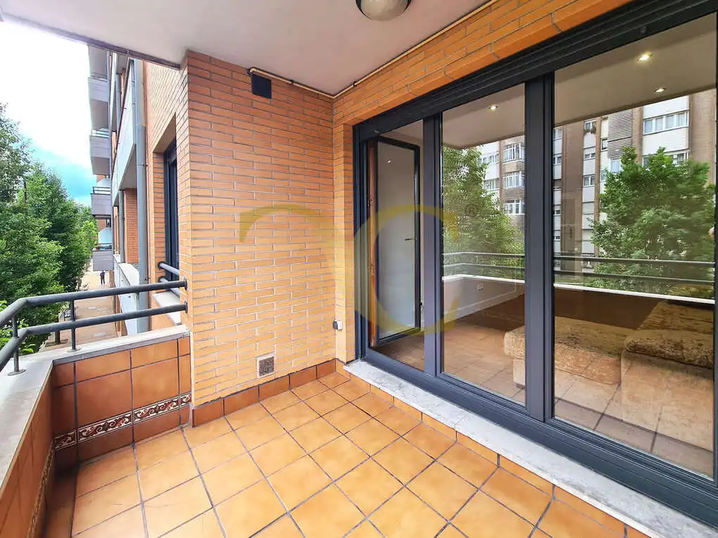 Terraza de Piso en venta en Gijón  con Calefacción, Jardín privado y Terraza