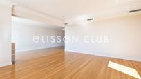 Sala d'estar de Pis en venda en  Madrid Capital amb Aire condicionat, Calefacció i Terrassa