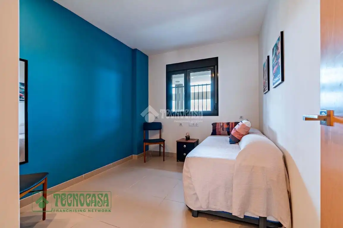 Habitación de Piso en venta en Roquetas de Mar con Aire acondicionado, Terraza y Amueblado