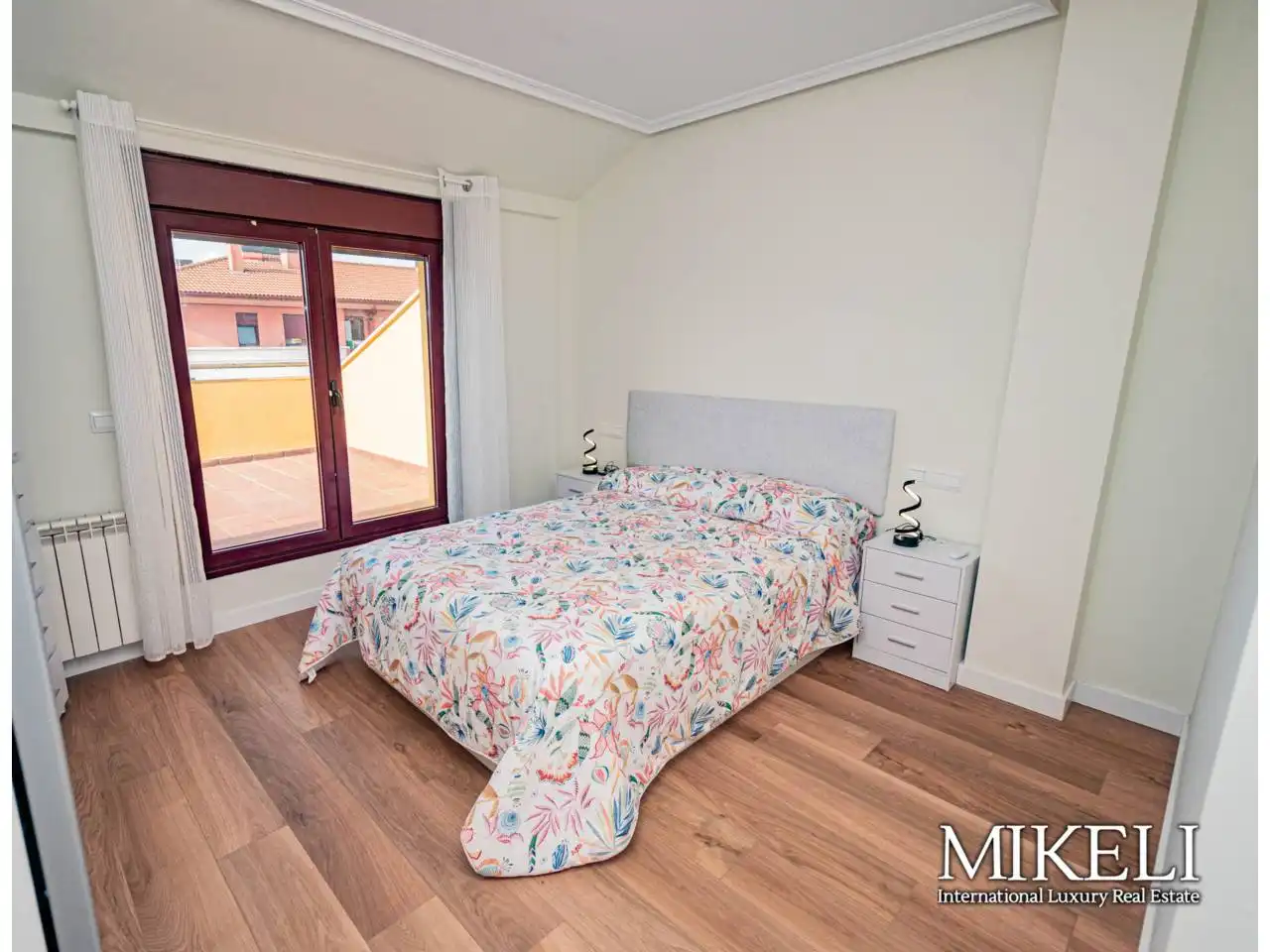 Habitación de Dúplex en venta en Santander con Calefacción, Terraza y Trastero