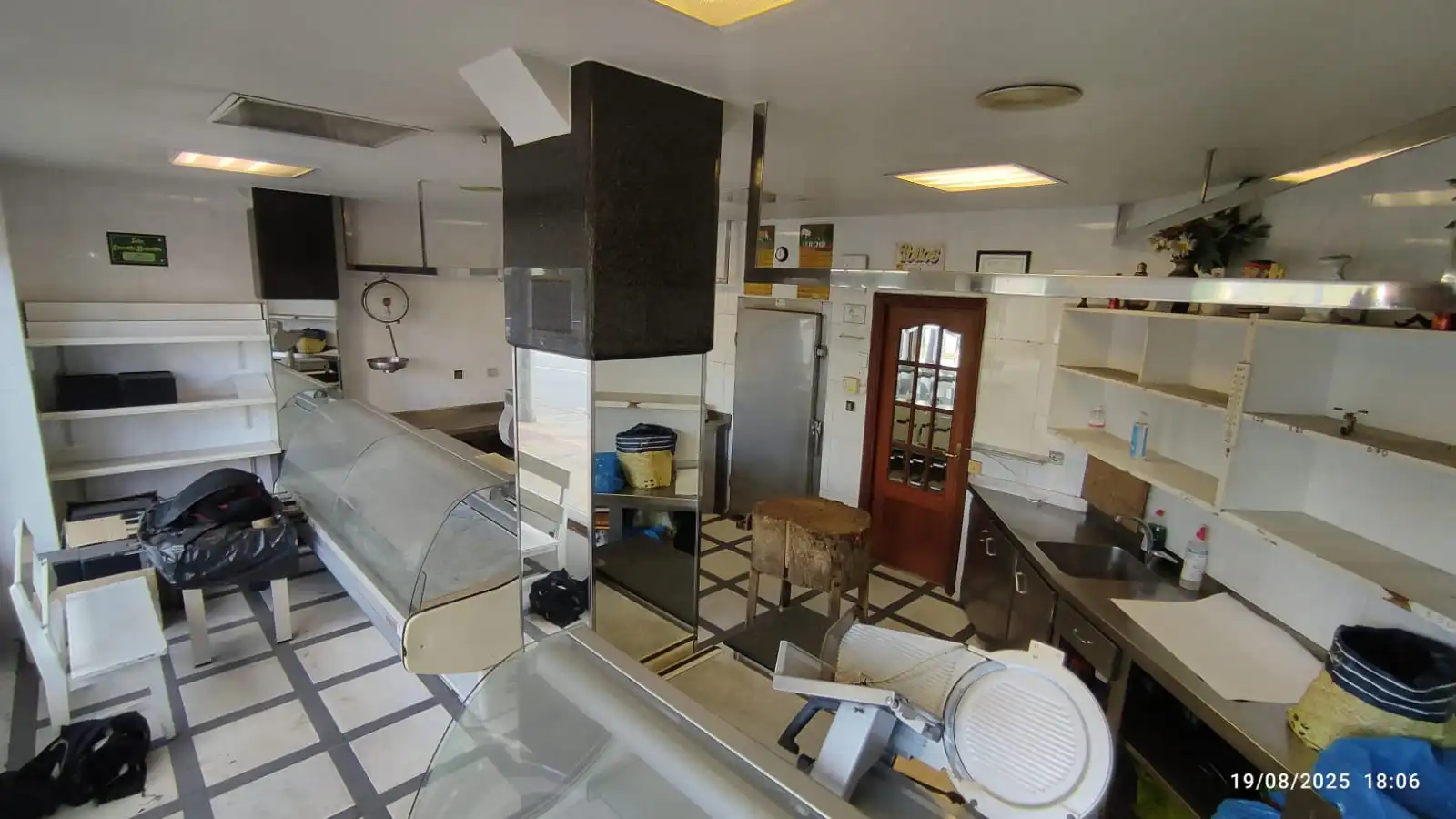 Cocina de Local en venta en Culleredo con Amueblado