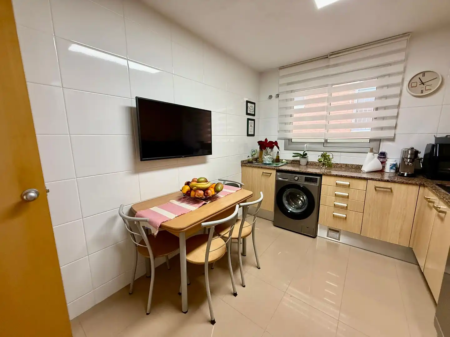 Cocina de Dúplex en venta en Cornellà de Llobregat con Balcón
