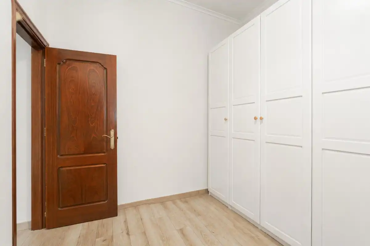 Bedroom of Flat for sale in Sevilla  with Air Conditioner and Heating