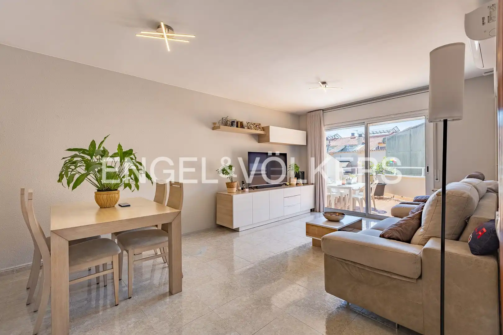 Living room of Detached homes for sale in Rubí  with Air Conditioner, Heating and Parquet flooring
