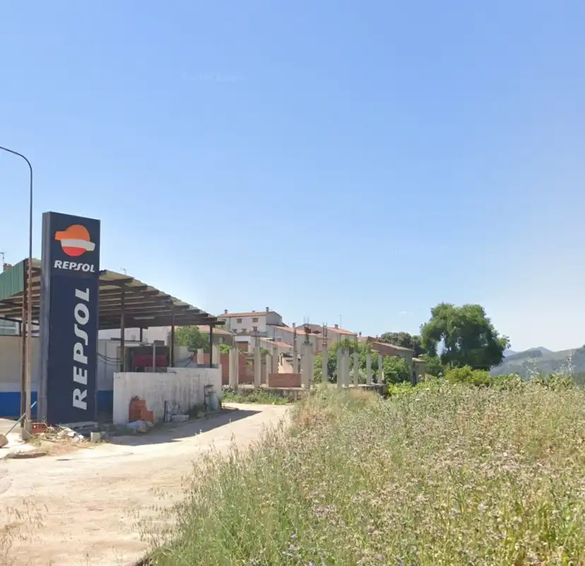 Edificio en venta en Segura de la Sierra