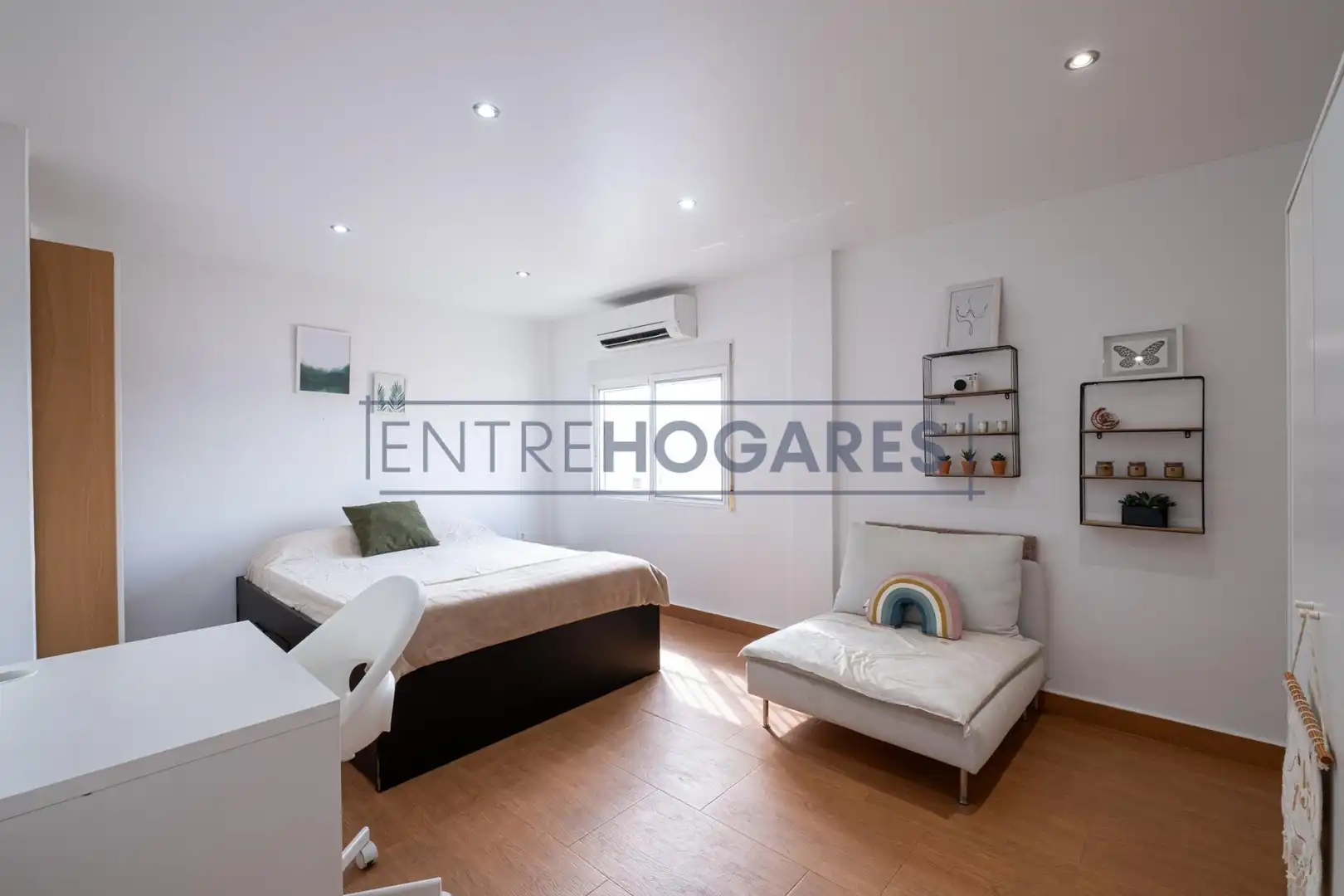 Habitación de Apartamento en venta en Moncada con Aire acondicionado, Calefacción y Amueblado