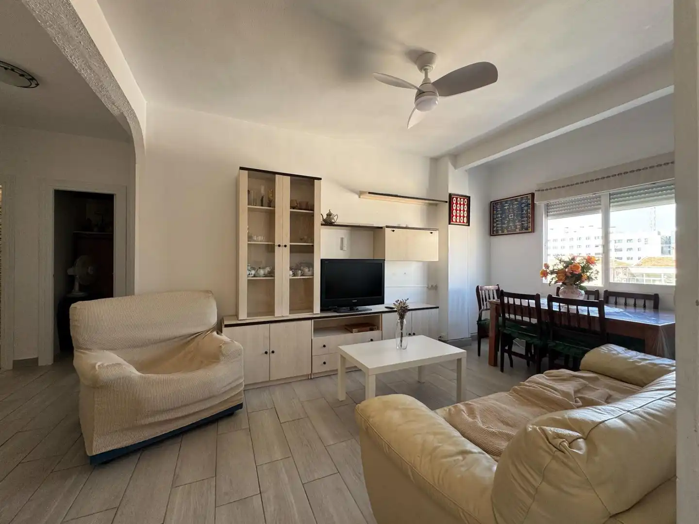 Sala de estar de Piso de alquiler en Alicante / Alacant con Amueblado y Balcón