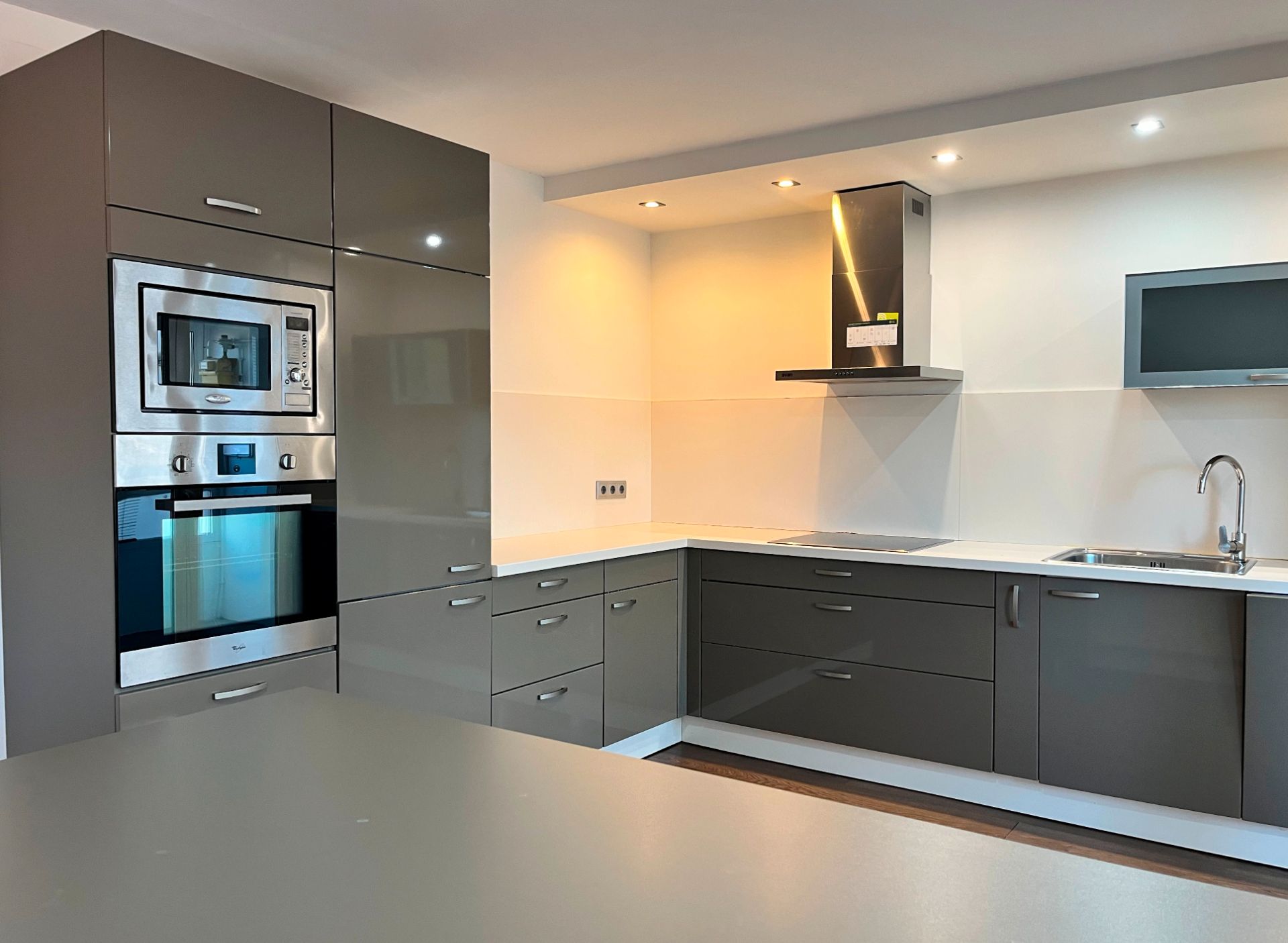 Flat to rent in Rotonda de Taialà, Domeny