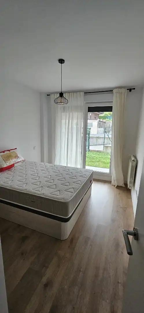Habitación de Piso de alquiler en Miengo con Calefacción, Jardín privado y Parquet