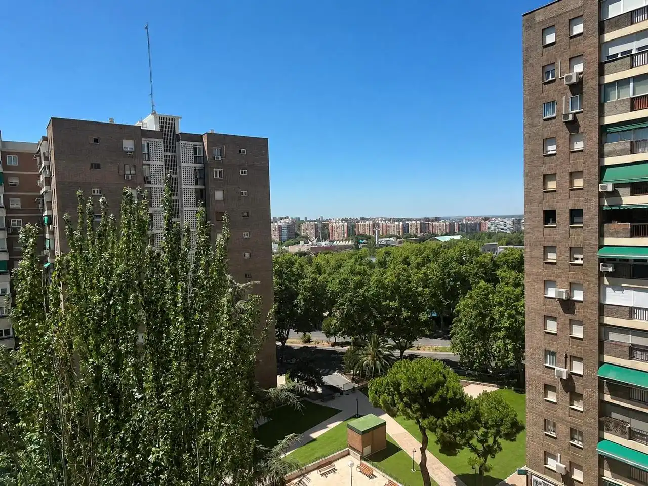Vista exterior de Piso en venta en Madrid con Aire acondicionado, Calefacción y Parquet