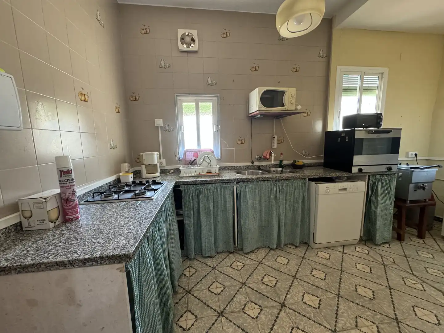 Cocina de Casa o chalet en venta en Almonte con Jardín privado, Terraza y Amueblado