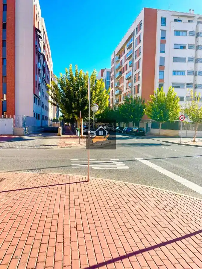 Außenansicht von Wohnung zur Miete in Murcia mit Heizung und Balkon