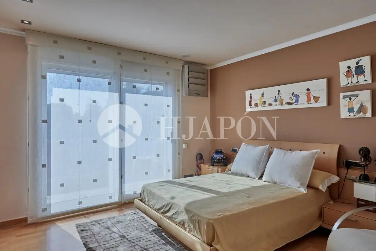 Dormitori de Casa o xalet en venda en Alella amb Aire condicionat, Calefacció i Jardí privat