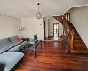 Living room of Duplex to rent in Torrelavega   with Heating, Parquet flooring and Furnished