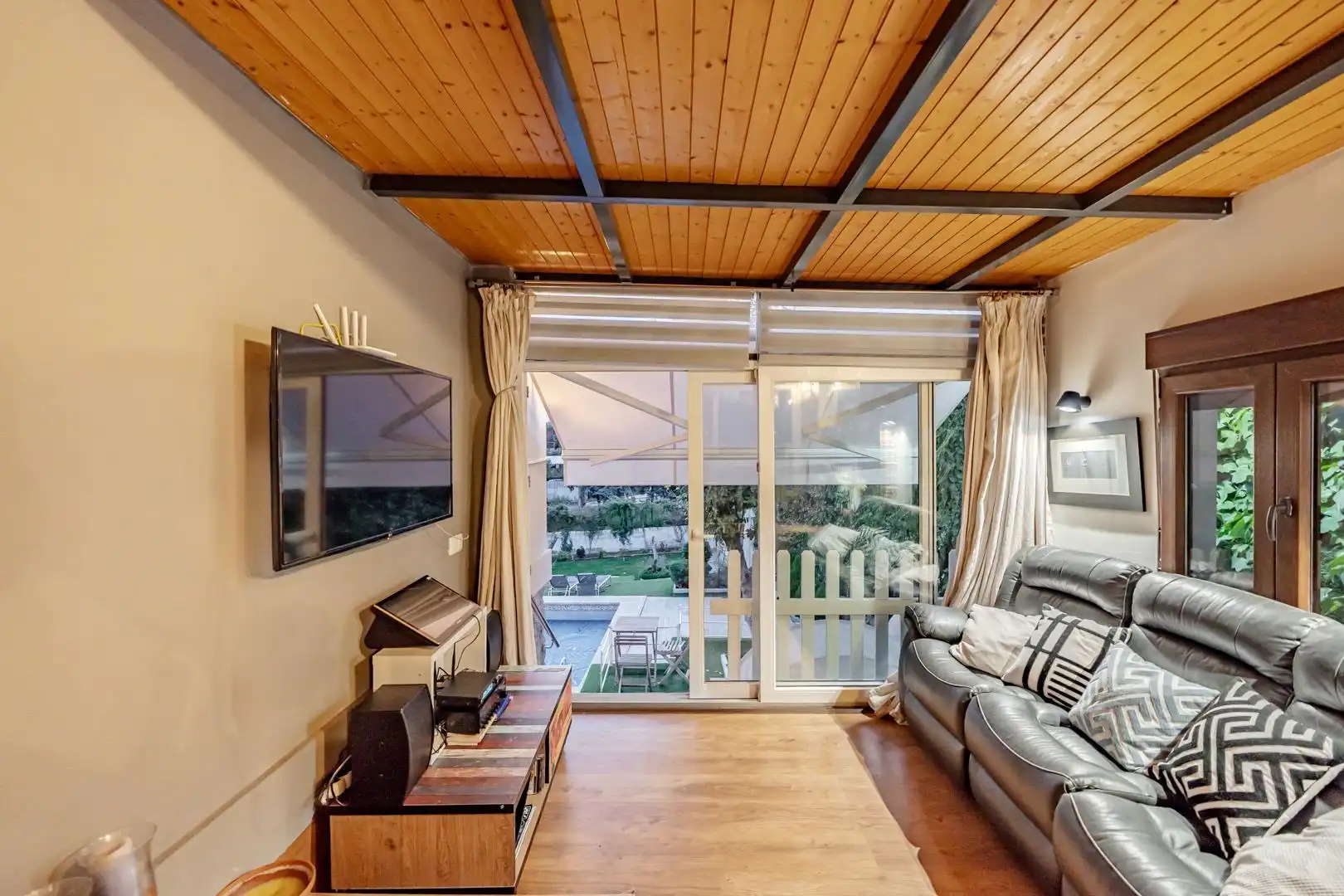 Living room of Houses for sale in Valdemorillo  with Heating, Private garden and Terrace