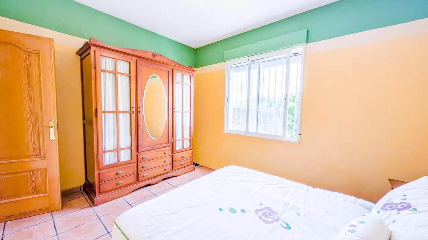 Dormitori de Casa o xalet en venda en Elche / Elx amb Aire condicionat, Jardí privat i Terrassa