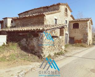 Vista exterior de Finca rústica en venda en Aiguaviva amb Terrassa