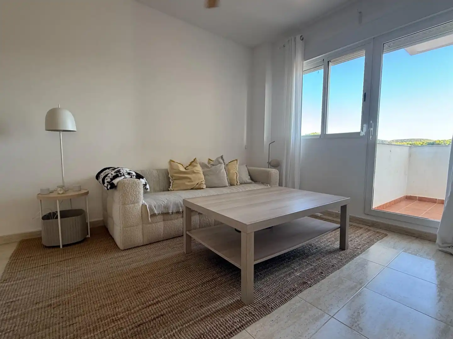 Living room of Flat for rent in Cartagena  with Furnished, Balcony and Community pool