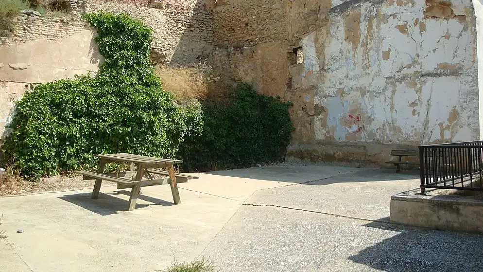 Garden of Office for sale in Peralta / Azkoien