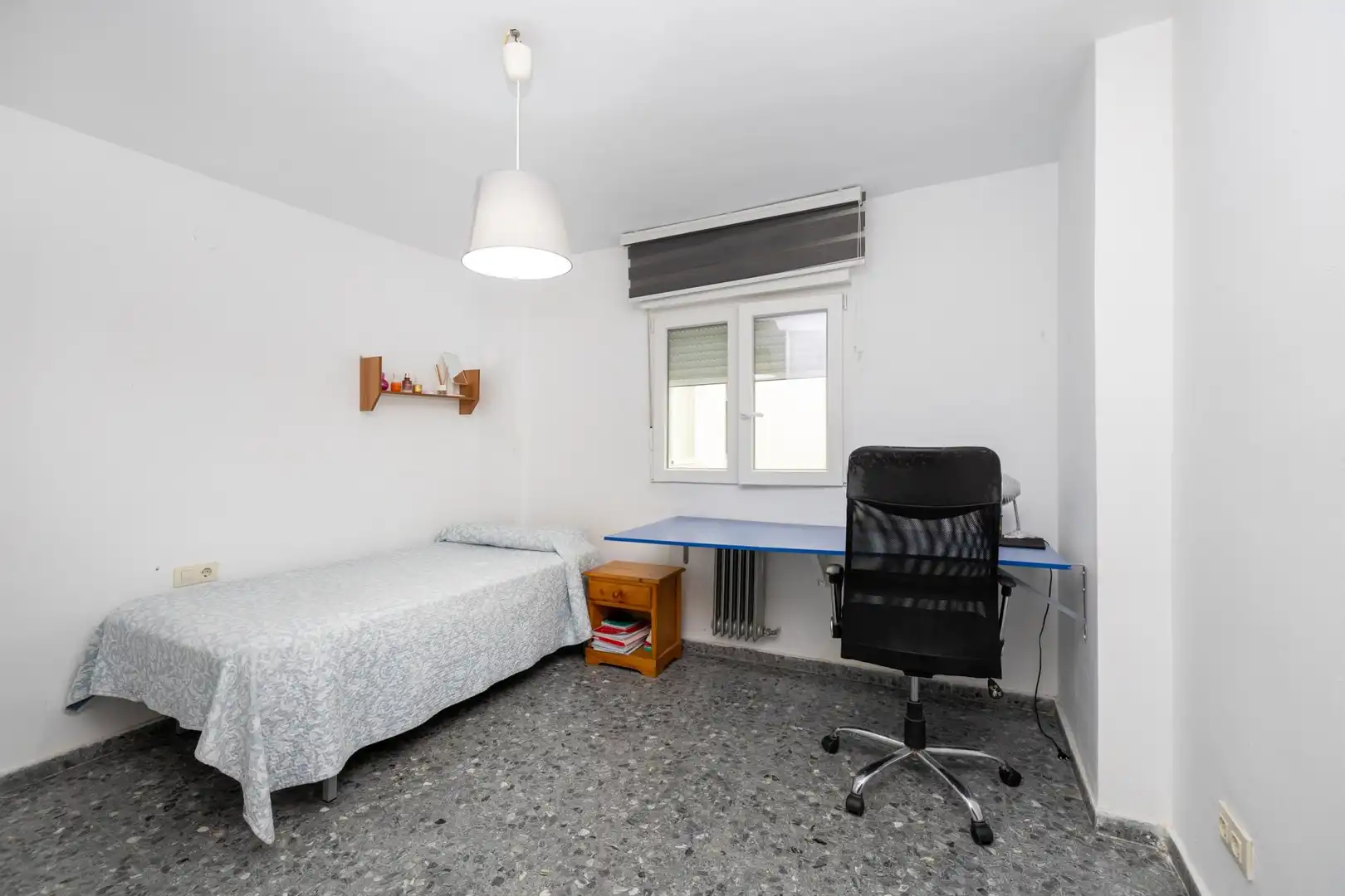 Dormitori de Apartament en venda en Granada