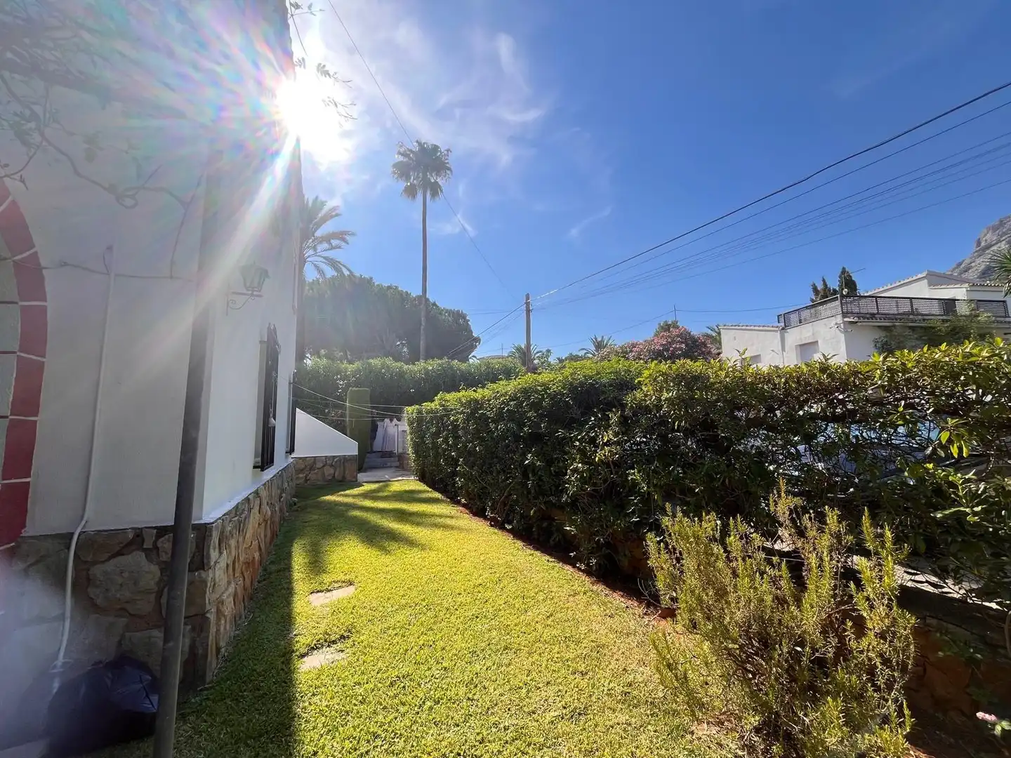 Vista exterior de Casa adosada en venda en Dénia amb Jardí privat, Terrassa i Piscina comunitària
