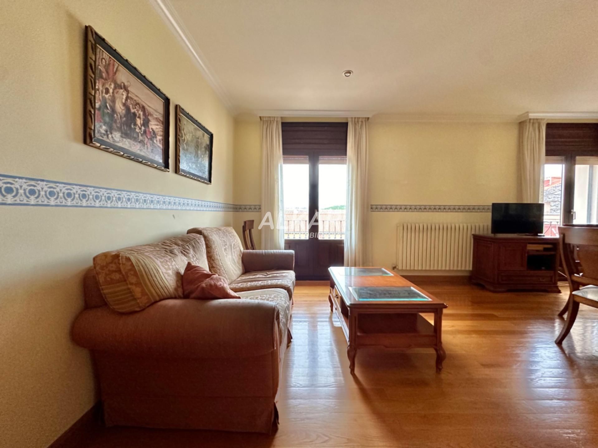 Sala d'estar de Casa o xalet en venda en Fustiñana amb Calefacció, Parquet i Terrassa