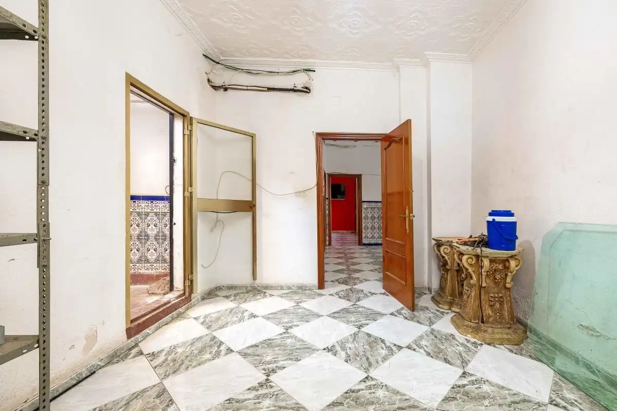 Casa adosada en venda en Sevilla amb Calefacció