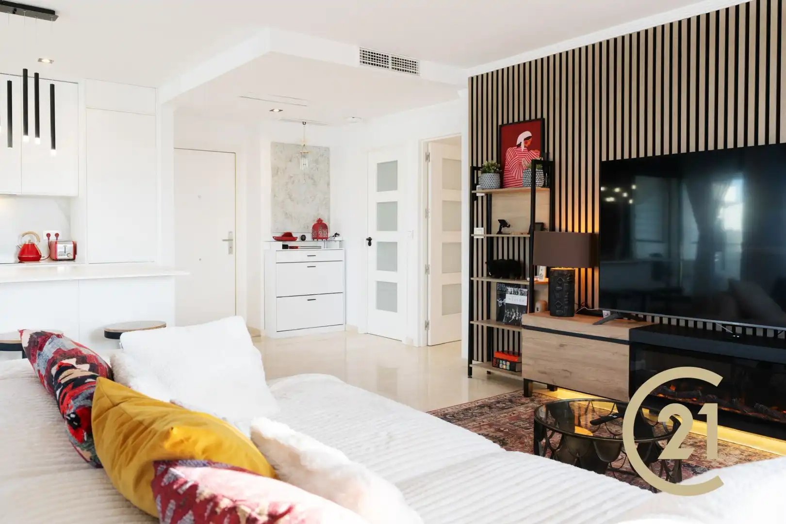 Sala de estar de Casa adosada en venta en Ojén con Aire acondicionado, Calefacción y Jardín privado