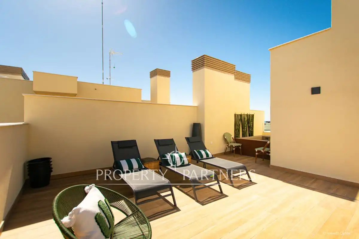 Terraza de Dúplex en venta en El Puig de Santa Maria con Aire acondicionado, Calefacción y Jardín privado