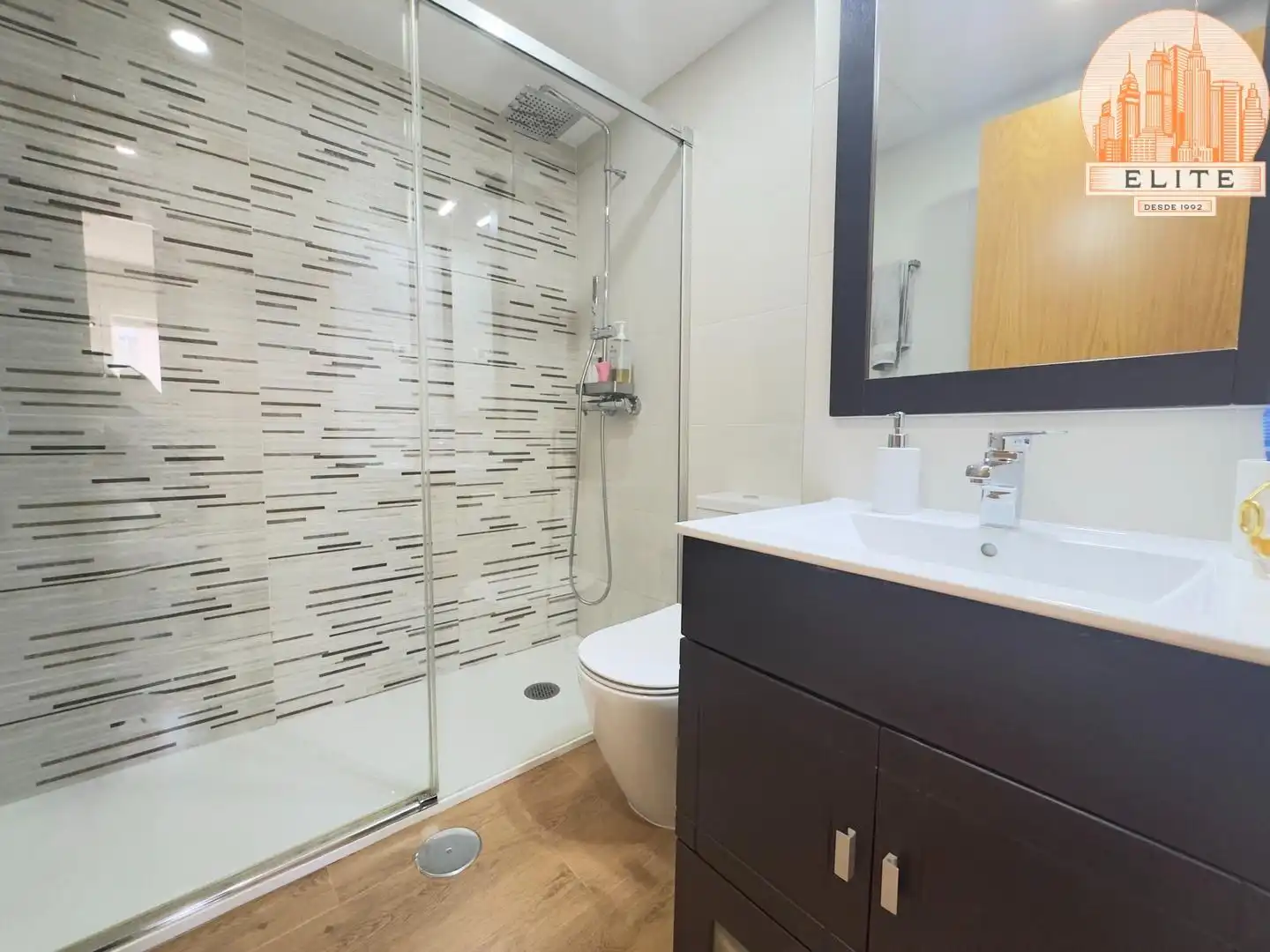 Baño de Piso en venta en Madrid con Aire acondicionado, Calefacción y Trastero